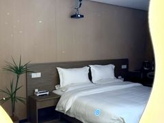 -幸栖洞穴设计酒店(成都春熙路店)