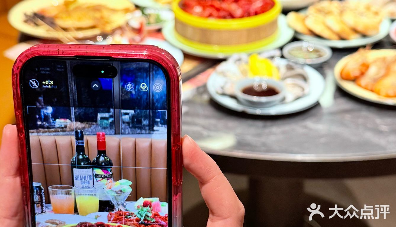 黄龙饭店自助餐，小龙虾狂嗨！夏天的快乐来了！
