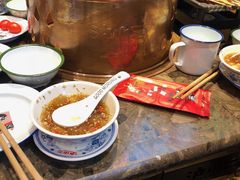 -沪小二炭火蛙锅(淮海中路美食不夜城店)