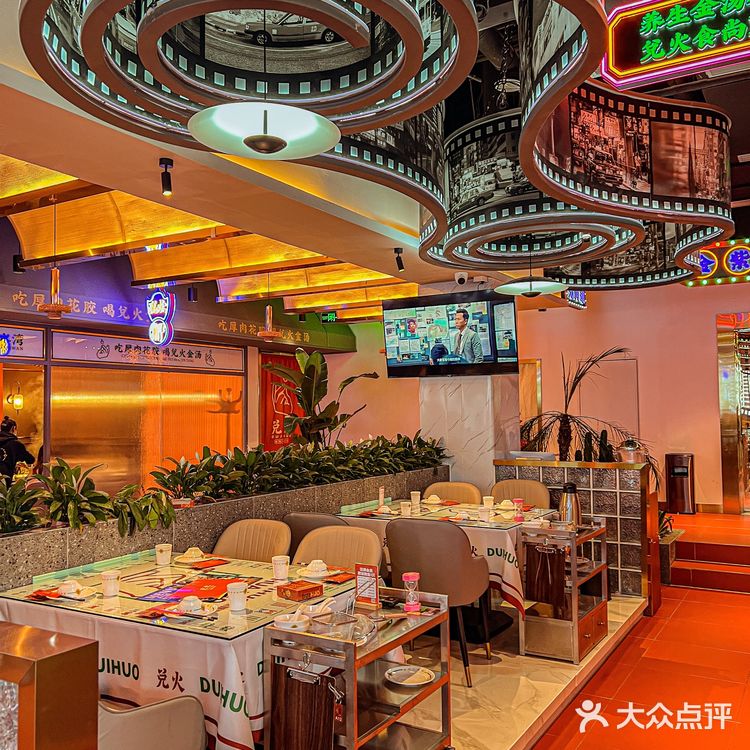 这家港风极致的花胶鸡店真的狂拍三百六十五张才过瘾❗️