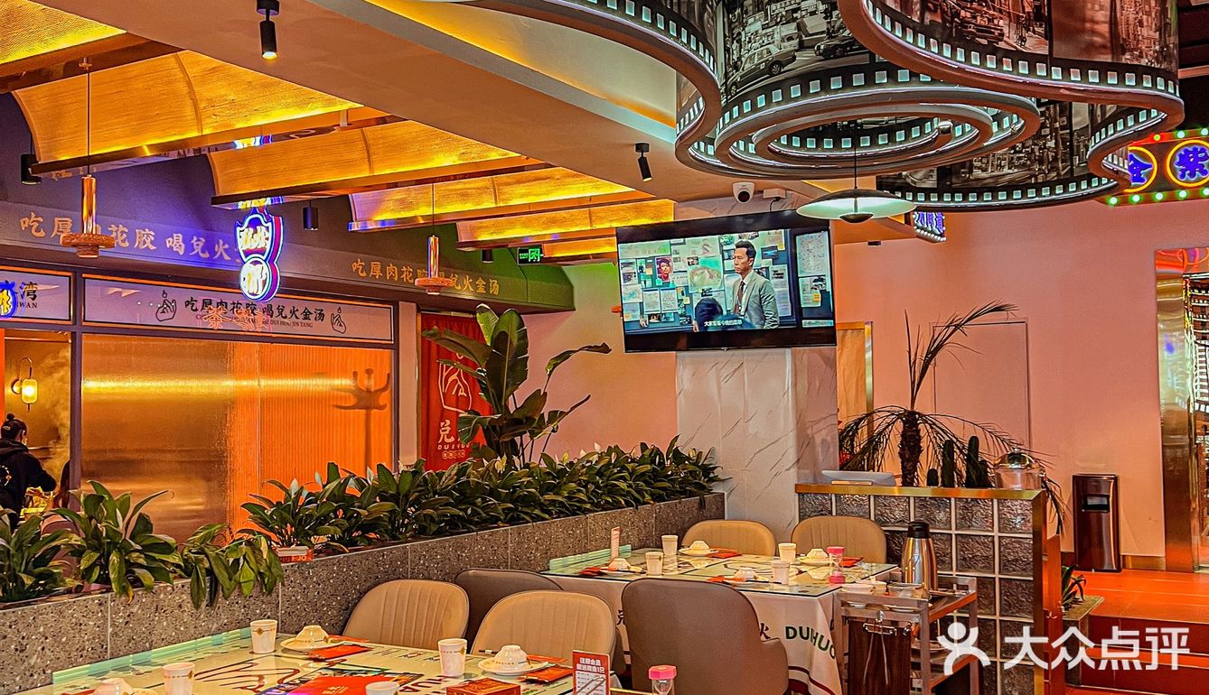 这家港风极致的花胶鸡店真的狂拍三百六十五张才过瘾❗️