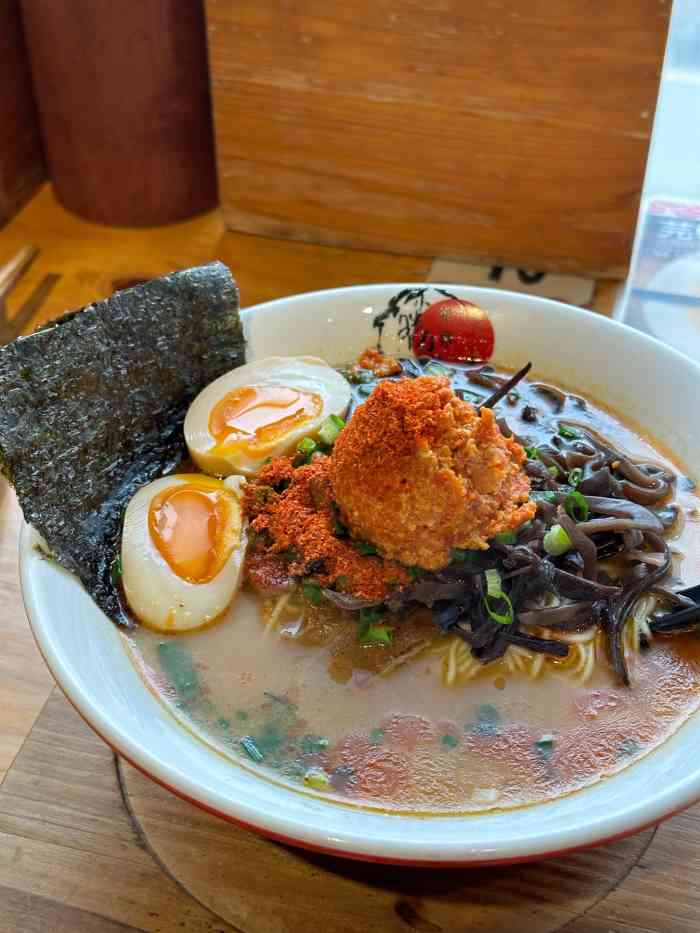 差差!味精汤头,92选了硬细面,上来软面,面质地也是差!