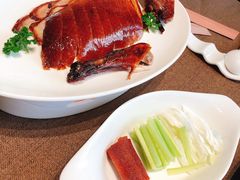 琉璃一品酥烤鸭-荣里烤鸭