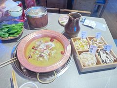 -阿婆情腊排骨火锅·野生菌季(古城旗舰店)