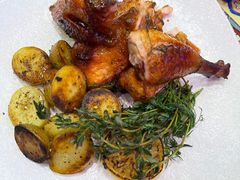 烤鸡配烤小土豆-LESCEDARS Brasserie Bistro香柏树