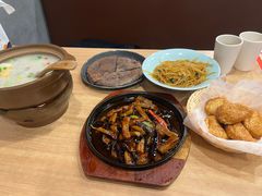 -宏状元现熬粥·京味菜(黄寺大街店)