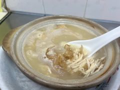 浓汤鸡煲花胶翅-添發碗仔翅美食