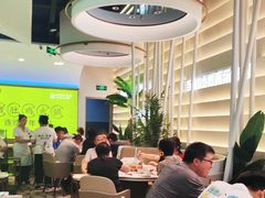 -洪氏嗨捞·广东猪肚鸡·椰子鸡火锅(西咸万象城店)