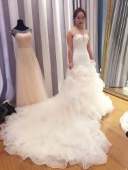 -Flora婚纱礼服定制租赁店