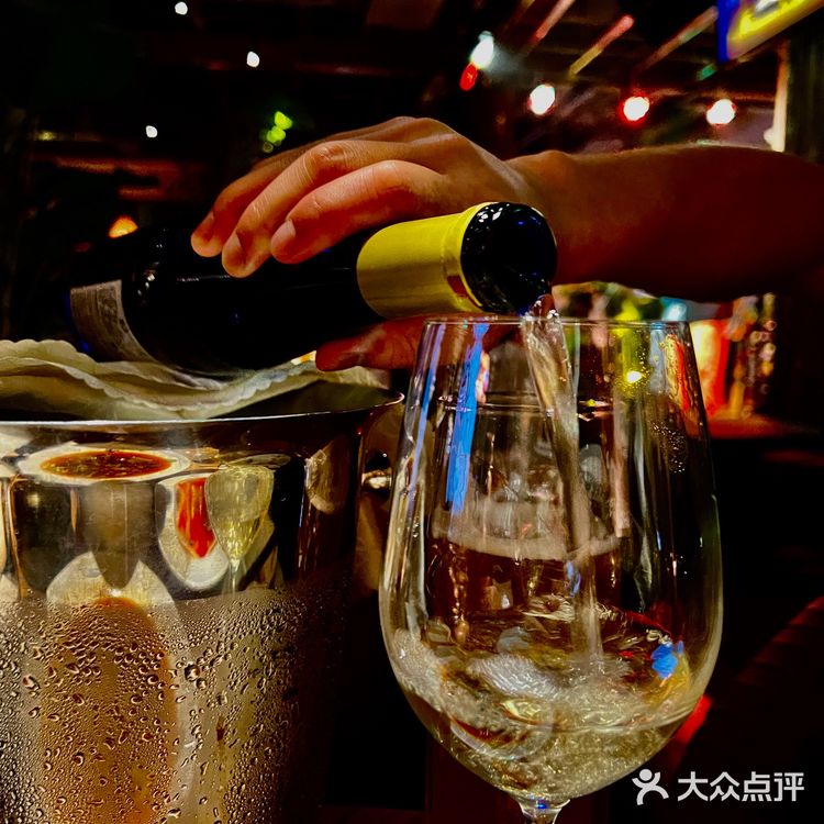 长沙首家民谣酒馆 吹着江风和你的那个ta