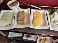 -大匠工房古船木艺术餐厅·猪肚鸡专门店(长白仙岛店)