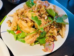 -大头虾越式风味餐厅(光明广场店)