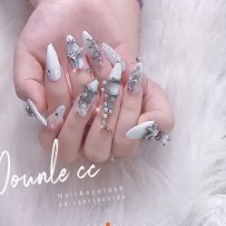 -Pink You美甲洗眉纹绣定制中心