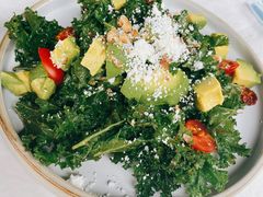 羽衣甘蓝牛油果沙拉-the rug 飞毯 (朝阳公园店)