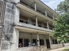 -吐斯廉屠杀博物馆