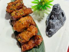 -刘姐啤酒鱼民族演艺餐厅(西街总店)