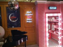 -LINE FRIENDS Garosu-gil Flagship Store