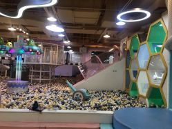 -多多淘儿童体验中心(重庆来福士店)