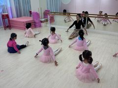 -韵姿少儿舞蹈(北外滩校区)