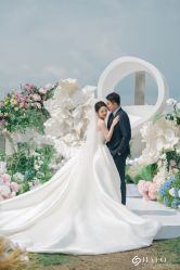 -莫小姐婚纱