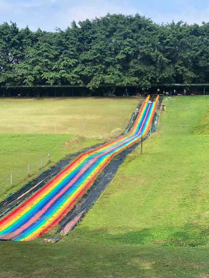 光明滑草游乐园-"在大众平台上买票才65!包括了很多项目有.