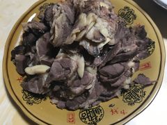 -黄利砖万峰林布依特色酸笋牛肉馆