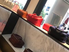 -GIVENCHY(佛罗伦萨小镇奥莱店)