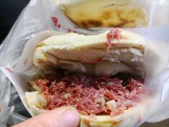 特色腊牛肉夹馍-老马家马蓉蛋菜夹馍·腊牛肉夹馍(回民街店)