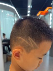 -艾美A·M Hair Salon