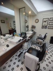 -理昂男士理发店 Barber shop
