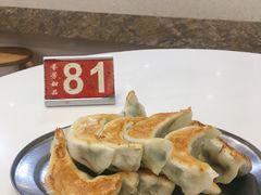 香煎鲜肉韭菜饺-芬芳甜品(体育东横街店)