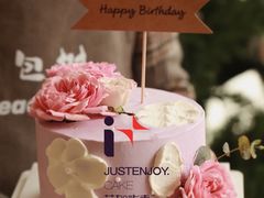 邂逅鲜花双层蛋糕-艾加柒克蛋糕茶歇甜品台(春熙路店)