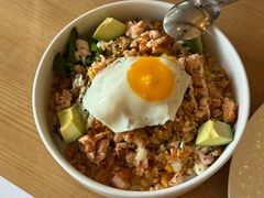 三文鱼波蛋泡菜谷物饭-Papa Razzi西餐厅
