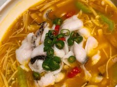酸辣油泼黑鱼片-柒园·三十年创意杭帮菜(龙湖滨江天街店)