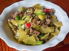 酸菜炒牛肉-吴祥记潮州菜·百年老字号·砂锅粥