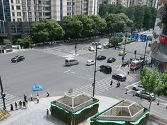 -LuOne凯德晶萃广场(徐家汇路店)
