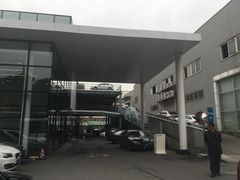 -上海宝信宝马4S店