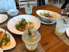 -Chom Cafe and Restaurant