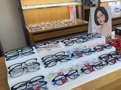 -优医视平价眼镜蔡司依视路折扣工厂店(十里堡店)