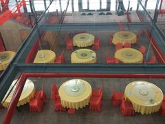 玻璃栈道下的大厅-众旺烙糕宴(悼陵监店)