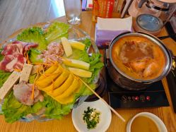 -爱陪伴一对一月子中心(融侨店)