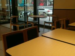 靠窗位-麦克思(喜临门店)