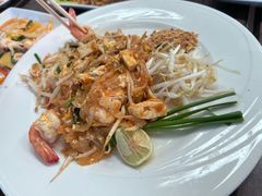 -Green Tree Rest. & Pub