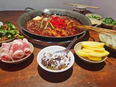 -四小区火锅·巷子里的重庆火锅(花照壁店)