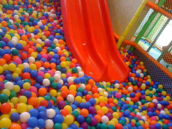 哈比豆儿童城(中关村店)-"以前去过中关村店是在家乐福门口,这次去都.