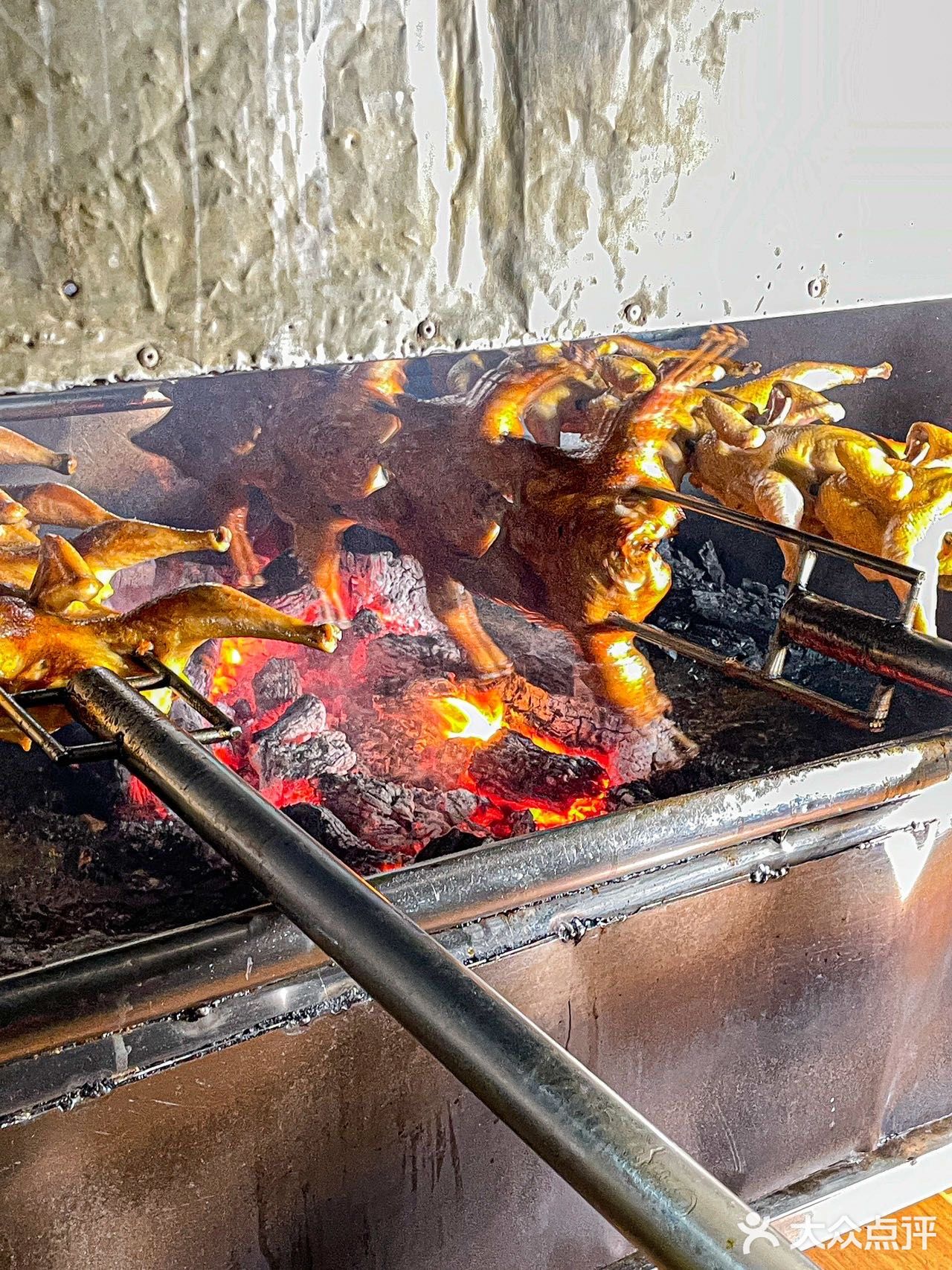 直接上手啃超级爽，如果能嘬上一口啤酒真的无敌