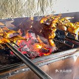 直接上手啃超级爽，如果能嘬上一口啤酒真的无敌