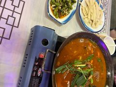 -霄汉牛三鲜湖北砂锅菜(万松园2店)