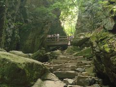通往长龙飞瀑-藏龙百瀑风景区