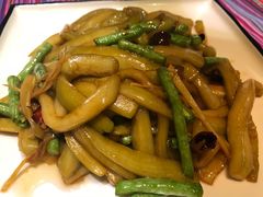 -香巴拉云南餐厅(华莱坞店)